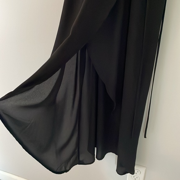 Francesca’s black dress - Picture 3 of 3